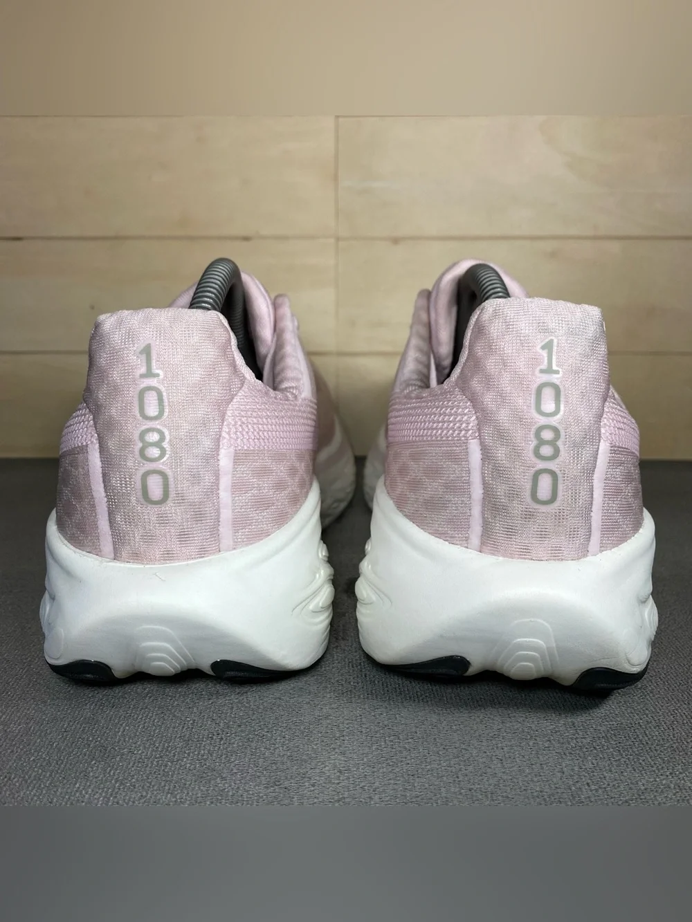 New Balance Fresh Foam 1080 Pink White Women's Size 10.5 Running Shoes Sneakers